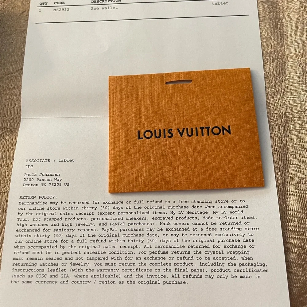 Louis Vuitton Zoe Wallet. - Picture 8 of 8